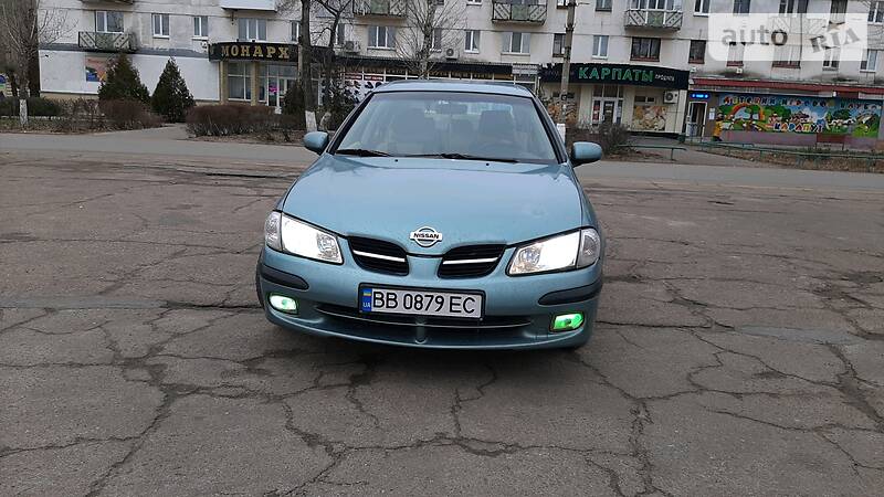 Хэтчбек Nissan Almera 2001 в Рубежном