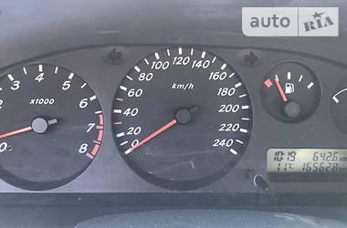 Седан Nissan Almera 2001 в 