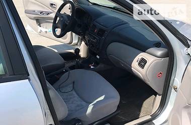 Седан Nissan Almera 2001 в 