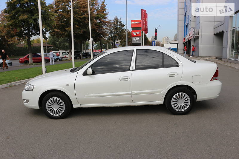 Седан Nissan Almera 2012 в Киеве