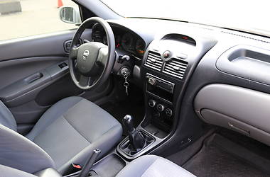 Седан Nissan Almera 2012 в Киеве