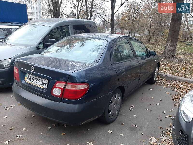 Седан Nissan Almera 2005 в Киеве