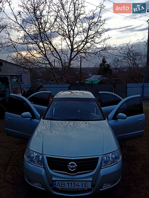 Седан Nissan Almera 2010 в Гайсине