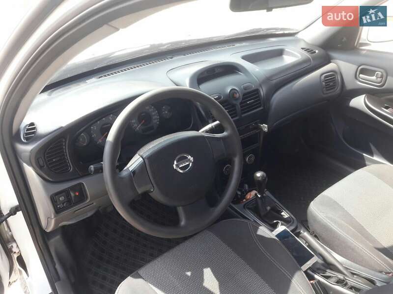 Седан Nissan Almera 2012 в Одесі