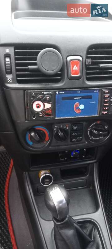 Седан Nissan Almera 2003 в Рівному