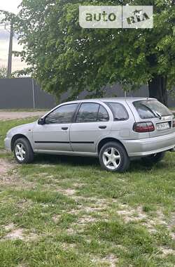Хэтчбек Nissan Almera 1999 в Львове