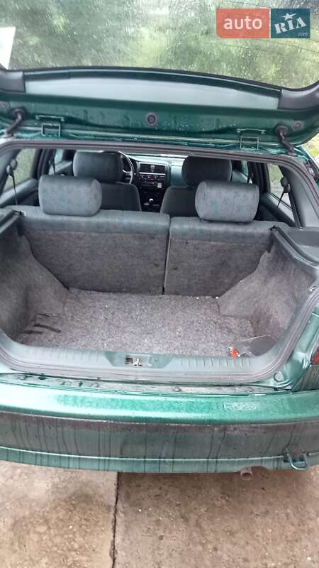 Хетчбек Nissan Almera 1996 в Івано-Франківську