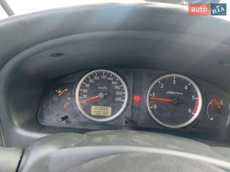 Хетчбек Nissan Almera 2002 в Житомирі