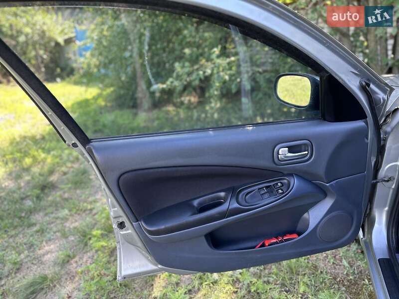 Седан Nissan Almera 2005 в Богодухіву