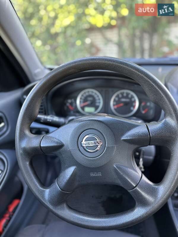 Седан Nissan Almera 2005 в Богодухіву