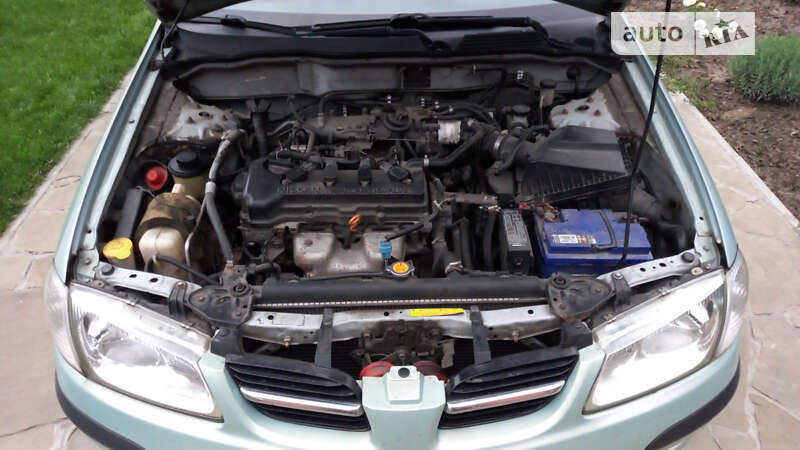 Седан Nissan Almera 2002 в Ужгороді