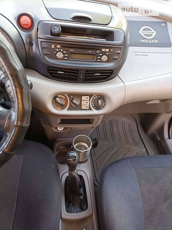 Хэтчбек Nissan Almera 2002 в Новом Роздоле фото 10 Хэтчбек Nissan Almera 2002 в Новом Роздоле