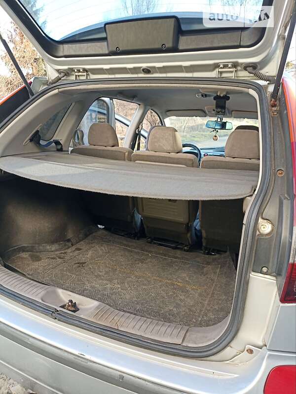 Хэтчбек Nissan Almera 2002 в Новом Роздоле фото 19 Хэтчбек Nissan Almera 2002 в Новом Роздоле