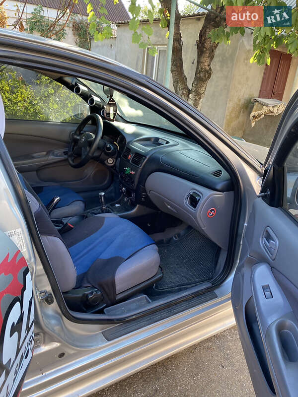 Седан Nissan Almera 2003 в Овідіополі