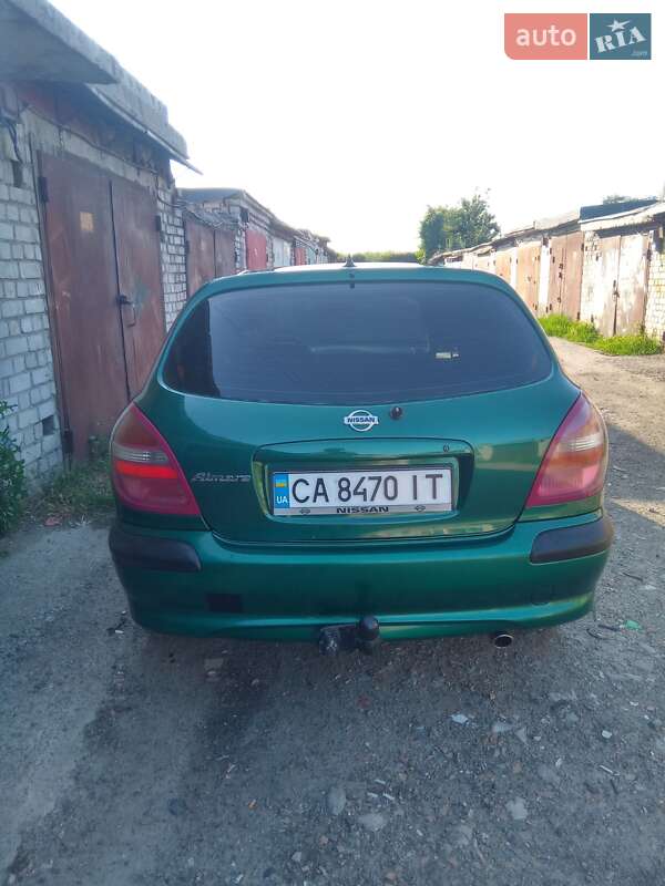 Хетчбек Nissan Almera 2000 в Черкасах