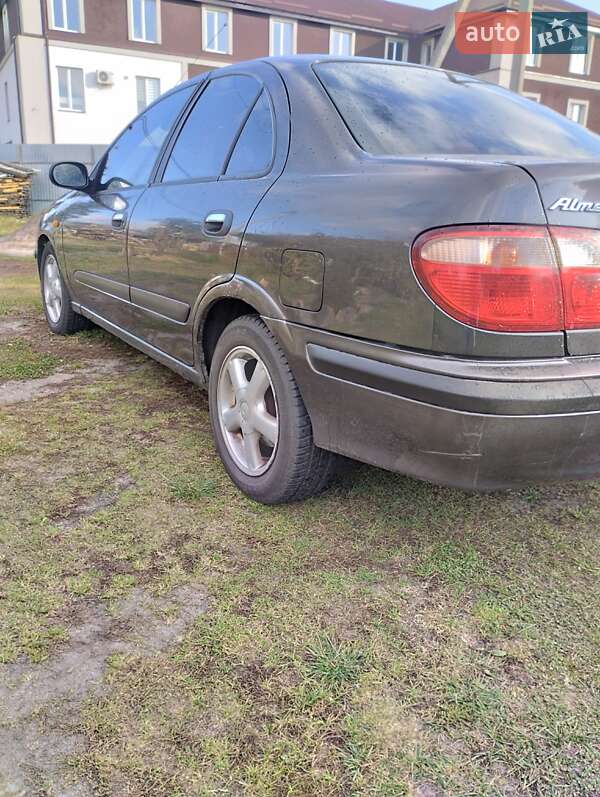 Седан Nissan Almera 2000 в Любомлі