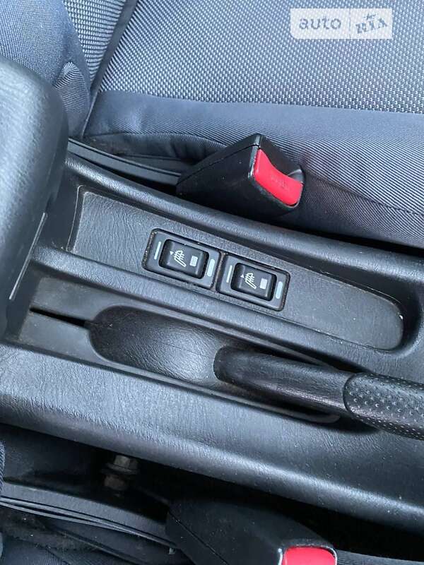 Хетчбек Nissan Almera 2004 в Дніпрі