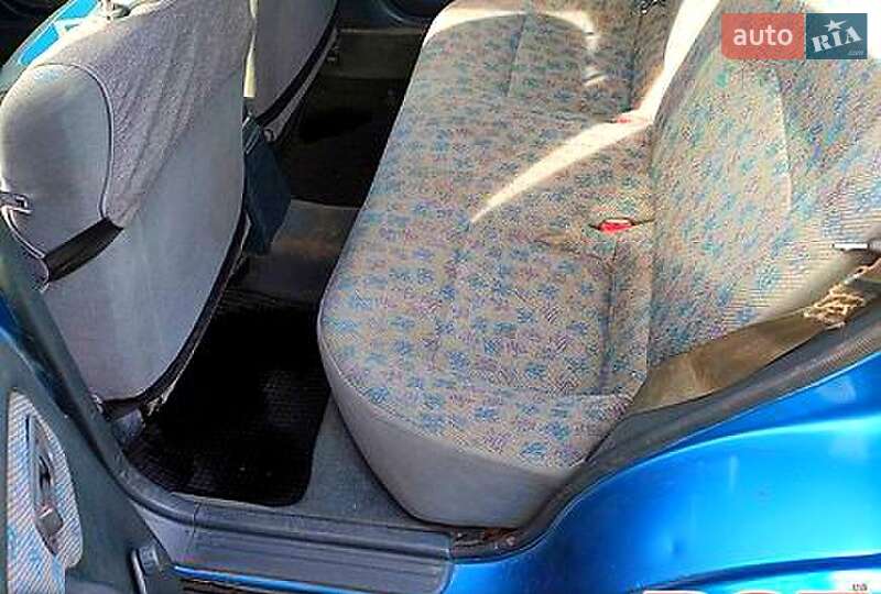 Седан Nissan Almera 1999 в Вознесенську