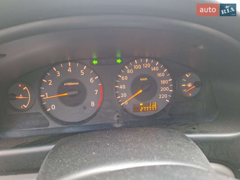 Седан Nissan Almera 2008 в Кременчуге