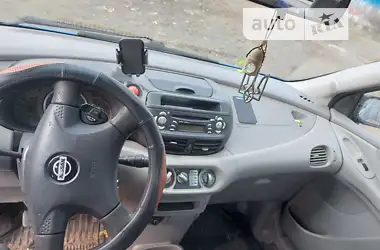 Nissan Almera 2001