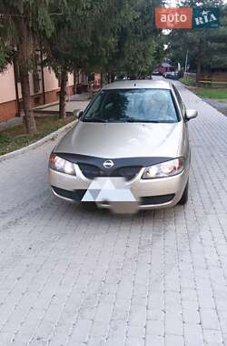 Хэтчбек Nissan Almera 2003 в Ужгороде