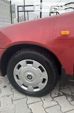 Седан Nissan Almera 1996 в Звягелі