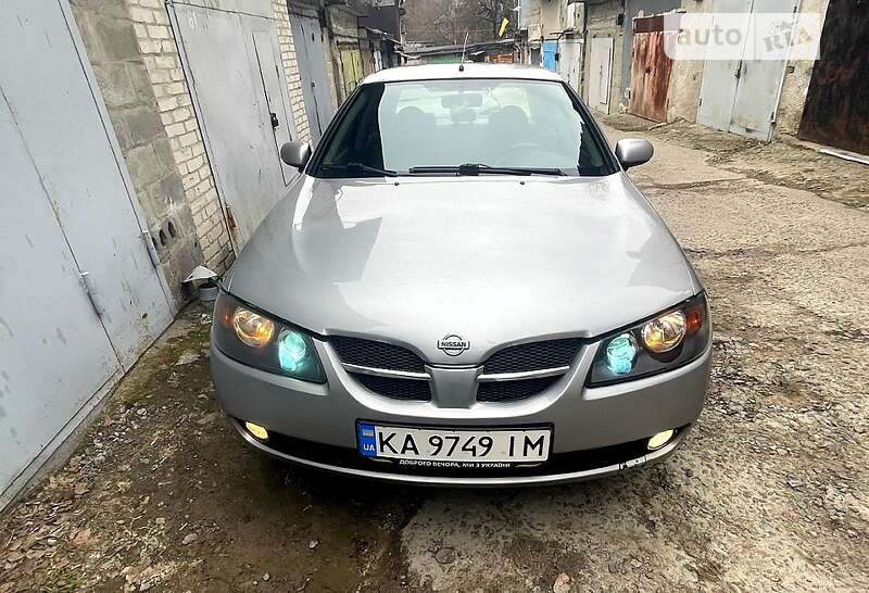 Седан Nissan Almera 2005 в Киеве