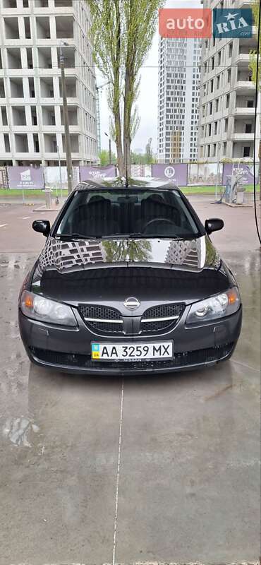 Nissan Almera 2004