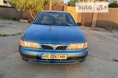 Седан Nissan Almera 1995 в Днепре