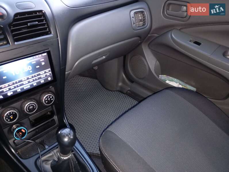 Седан Nissan Almera 2011 в Києві