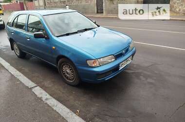 Хетчбек Nissan Almera 1995 в Житомирі