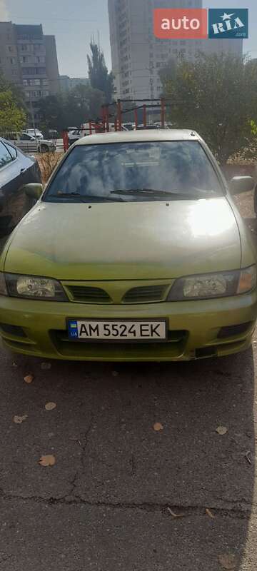 Хэтчбек Nissan Almera 1995 в Брусилове
