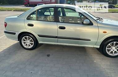 Седан Nissan Almera 2002 в Львове