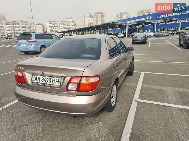 Седан Nissan Almera 2006 в Києві