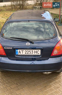 Хэтчбек Nissan Almera 2006 в Черновцах