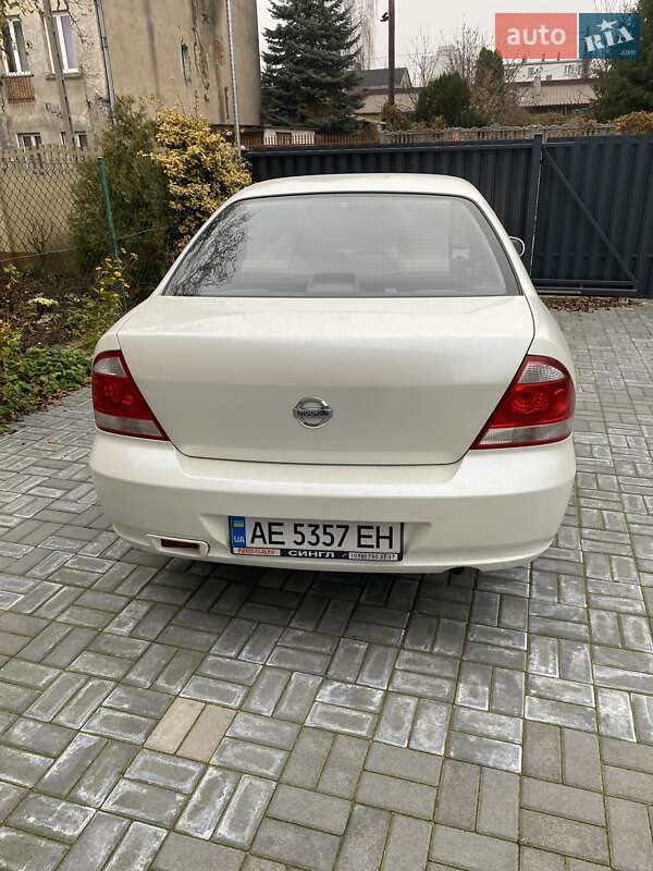 Седан Nissan Almera 2010 в Дніпрі
