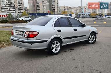 Седан Nissan Almera 2001 в Киеве