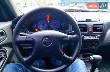 Седан Nissan Almera 2001 в Киеве