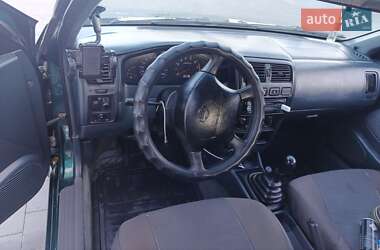 Седан Nissan Almera 1995 в Одессе