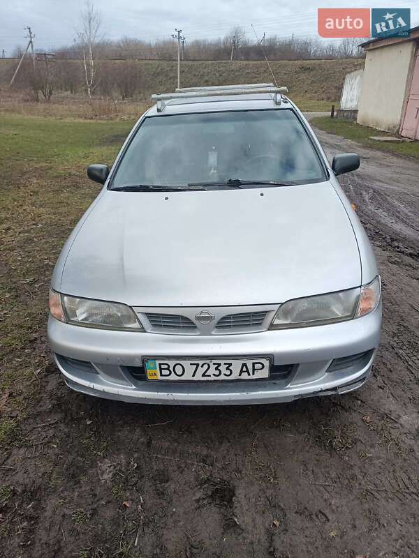 Хетчбек Nissan Almera 1996 в Теофіполі