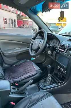 Nissan Almera 2012
