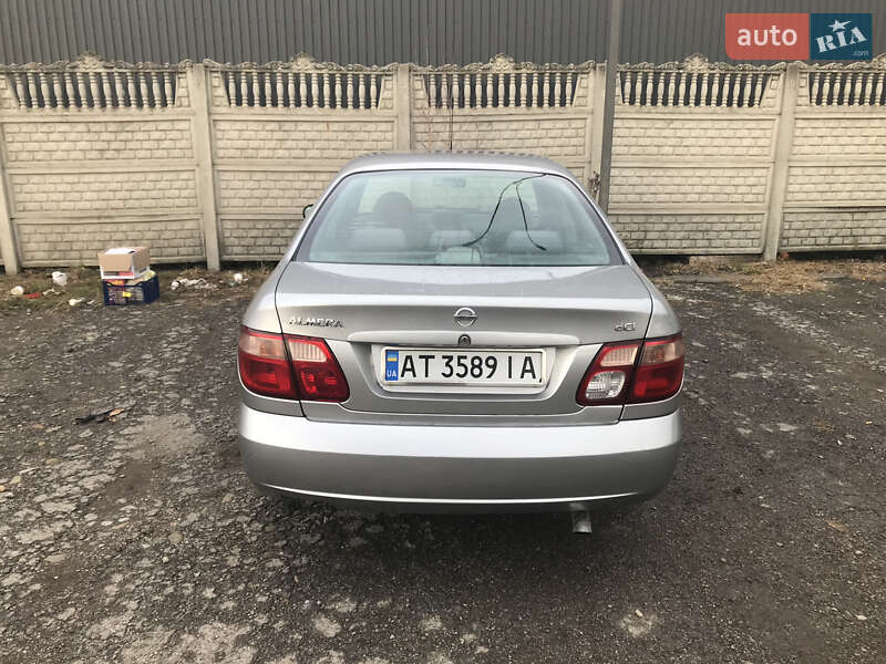 Седан Nissan Almera 2004 в Коломиї