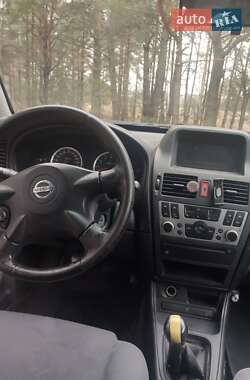Седан Nissan Almera 2005 в 