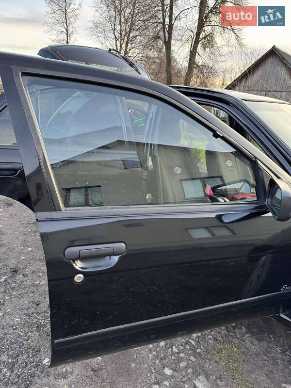 Хетчбек Nissan Almera 1997 в Львові