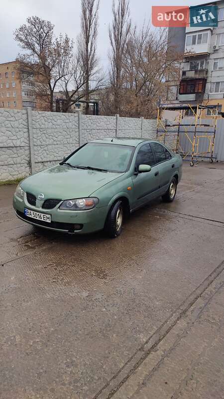 Седан Nissan Almera 2003 в Олександрії