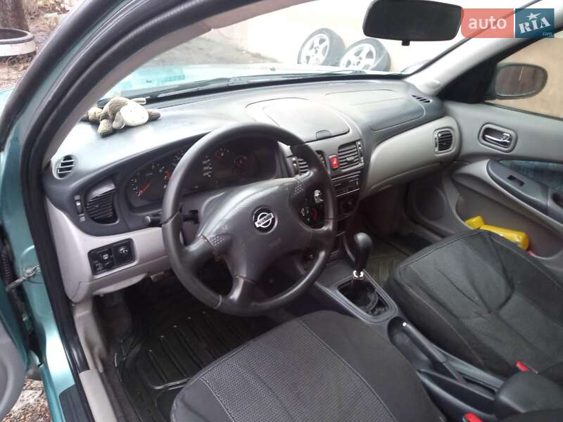 Хетчбек Nissan Almera 2000 в Харкові