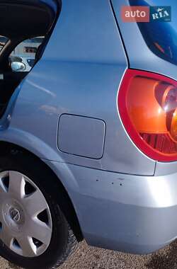 Хетчбек Nissan Almera 2006 в 
