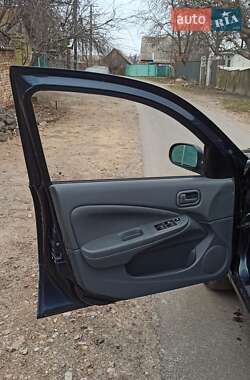 Седан Nissan Almera 2006 в 