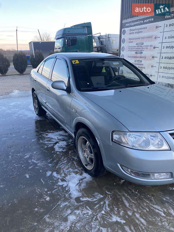 Седан Nissan Almera 2007 в Чернівцях
