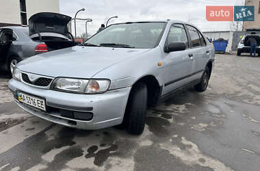 Седан Nissan Almera 1997 в Киеве